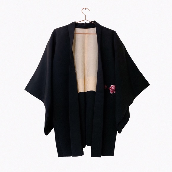 💥SOLD💥 60s Silk Haori Kimono from Mausoleum - Picture 3 of 3